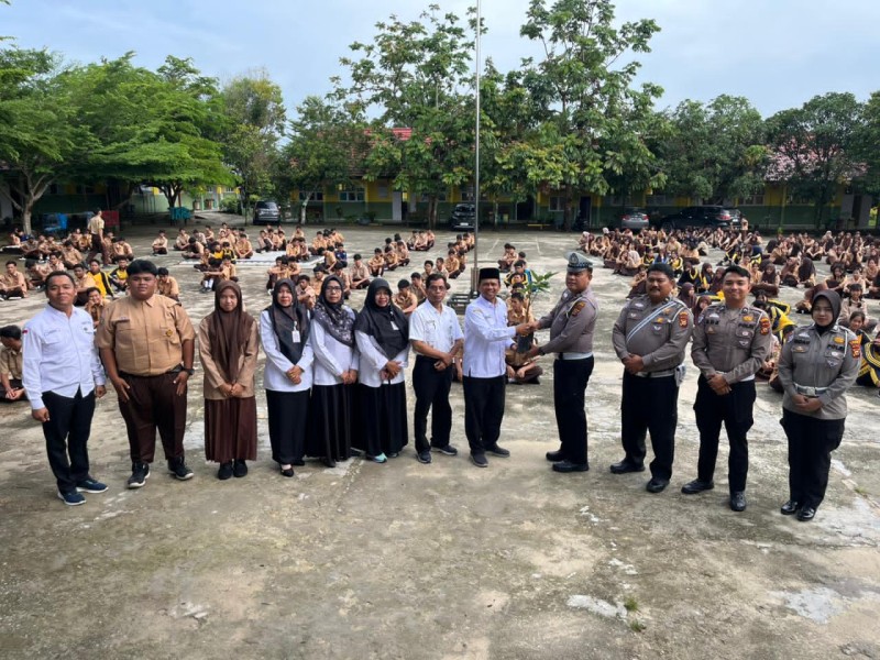 Satlantas Kampar Gelar Police Goes to School di SMK N 1 Tapung, Ajak Pelajar Taati Lalu Lintas dan Peduli Lingkungan