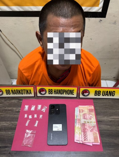 Duduk di Warung, Pengedar Shabu di Tempuling Diciduk Polisi dengan Barang Bukti 10 Paket