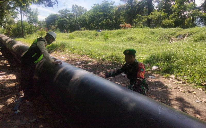Babinsa Koramil 01 Dumai Gelar Patroli Jalur Pipa Minyak