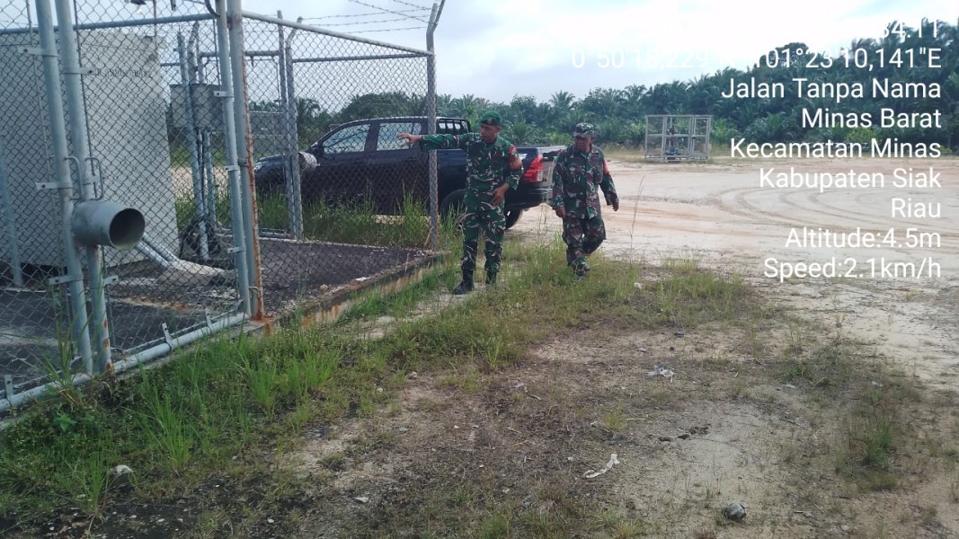 Babinsa Pelda Benriyadi dan Sertu Joko Purnomo Laksanakan Patroli Binter SKK Migas di Minas, Situasi Aman Terkendali