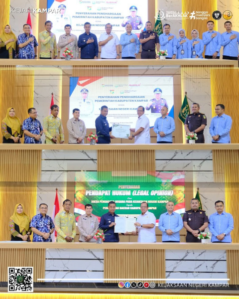 Kejari Kampar Serahkan Legal Opinion PAD, Bupati Beri Penghargaan atas Pemulihan Rp12,7 Miliar