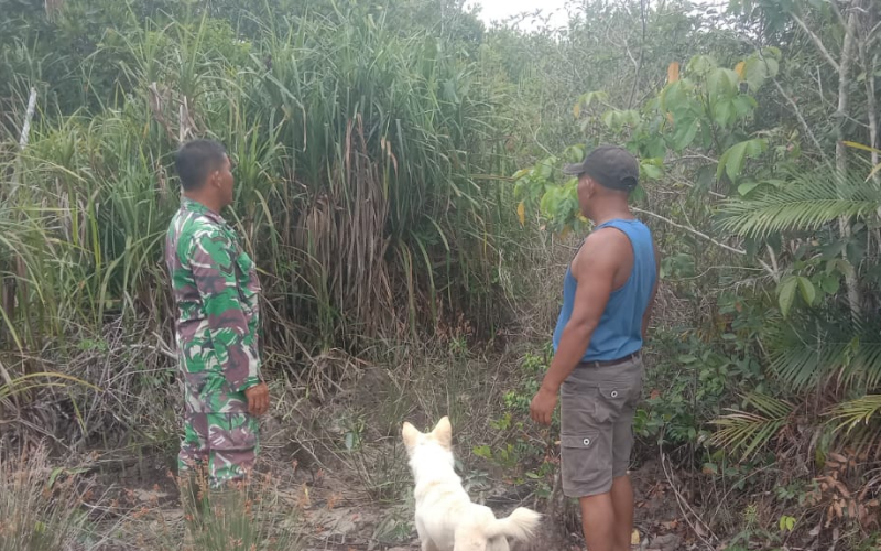 Koramil 03 Sungai Sembilan Edukasi Warga RT 11 Basilam Baru soal Bahaya Karhutla