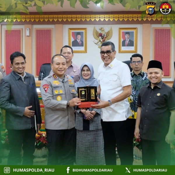 Kapolda Riau Silaturahmi ke Komisi III DPRD, Bahas Sinkronisasi Pajak Kendaraan hingga Green Policing