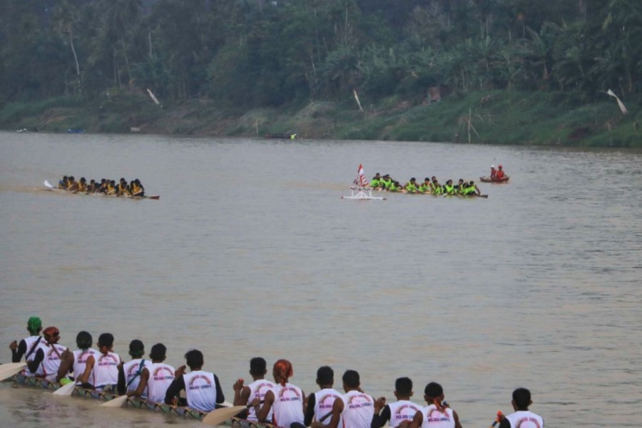Ajang Promosi Budaya Riau, Delegasi Thailand dan Malaysia Meriahkan Festival Pacu Sampan II