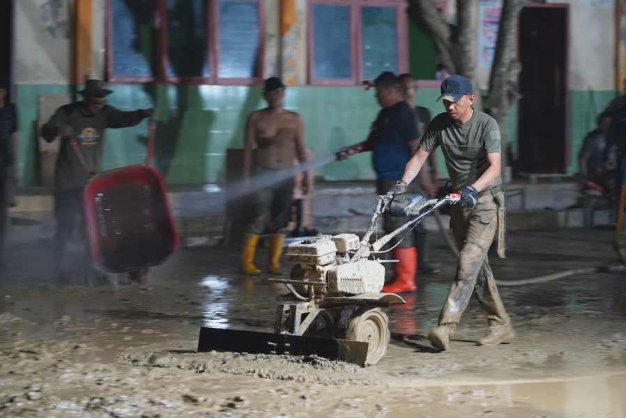 Satpol PP Riau Hadirkan Traktor Modifikasi untuk Percepat Pemulihan Pascabanjir Aceh Tamiang