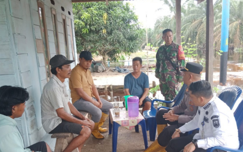 Koramil 03 Sungai Sembilan Bincang dengan Tokoh Masyarakat, ini yang Dibahas