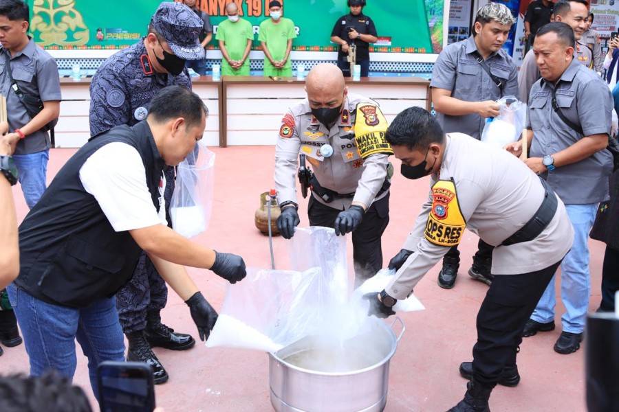 Polres Indragiri Hilir Gelar Pemusnahan Barang Bukti Sabu Seberat 19 Kilo