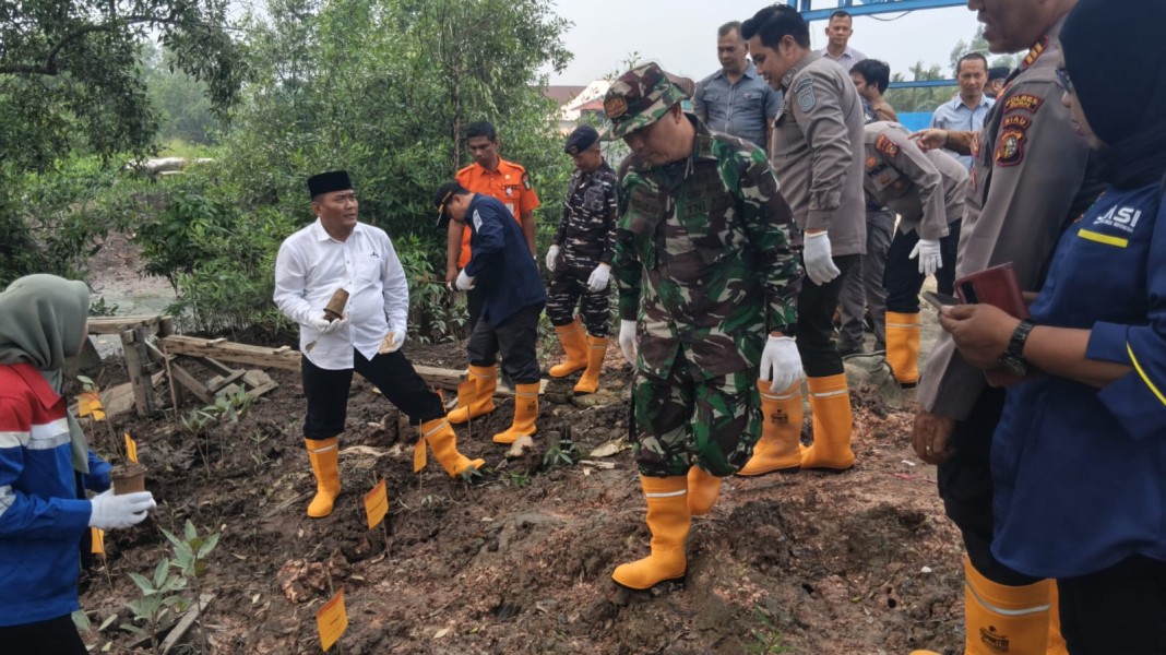 Peresmian EWS dan Penanaman Mangrove, Kodim 0320/Dumai Perkuat Mitigasi Bencana