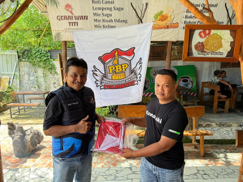 Persaudaraan Bikers Pekanbaru Berbagi dan Himbau Warga Pekanbaru Kibarkan Bendera Merah Putih