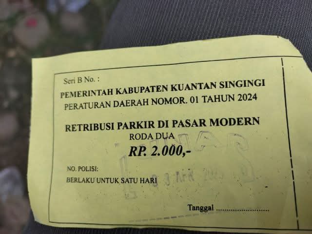 Karcis Parkir Tanpa Nomor Seri Beredar di Pasar Teluk Kuantan