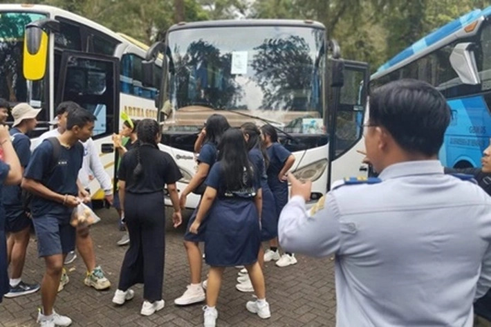 Rawan Bencana! DPRD Riau Dukung Larangan Study Tour Sekolah