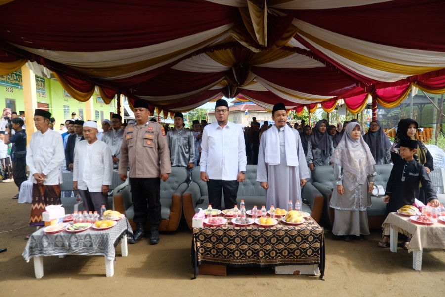 Ketua DPRD Inhil Iwan Taruna Hadiri Wisuda Santri Angkatan Ke-2 Ponpes Daarul Rahman Tembilahan