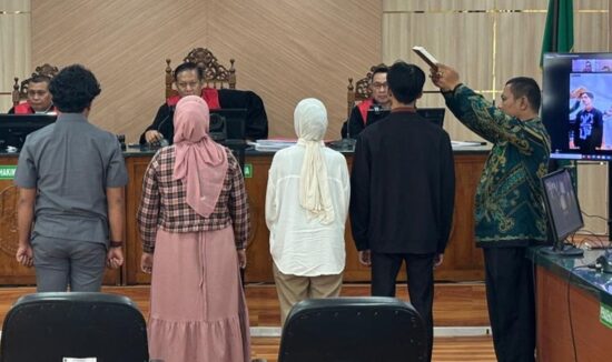 Kasus Dugaan Pemerasan Rp3,55 Miliar, KPK Hadirkan Orang Dalam Rumah Dinas Gubernur Riau