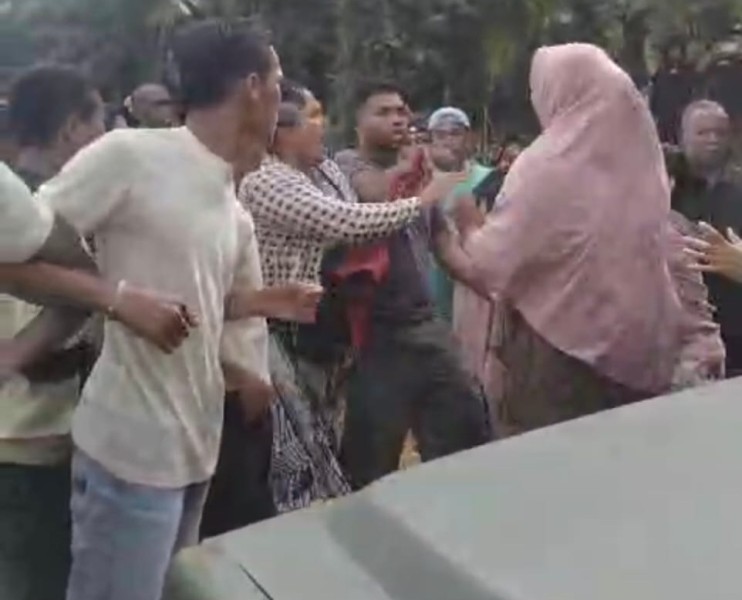 Pasukan Sekuriti Dari KNES Dituding Hadang Panen Sawit, Warga Desa Senama Nenek di Kampar Kembali Mengamuk