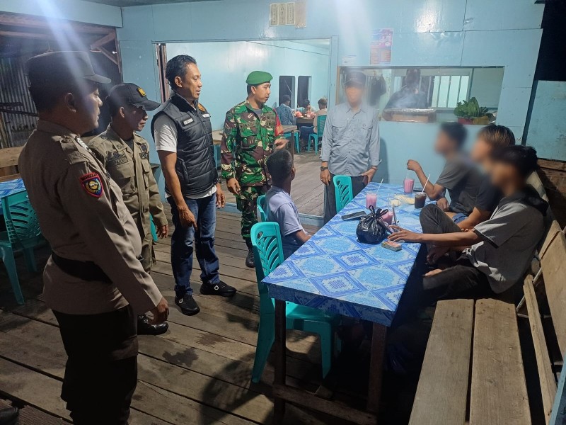 Pastikan Situasi Tetap Kondusif, Polsek dan Forkopimcam Concong Gelar Patroli Gabungan