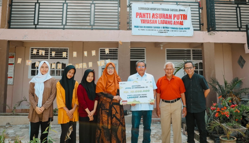 PTPN IV Regional III Salurkan Bantuan untuk Panti Asuhan Putri Ladang Amal
