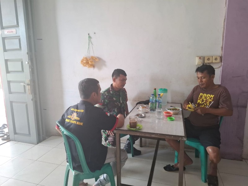 Koptu L. Sigalingging Gelar Komsos di Perawang Barat, Ajak Warga Peduli Kesehatan dan Kebersihan