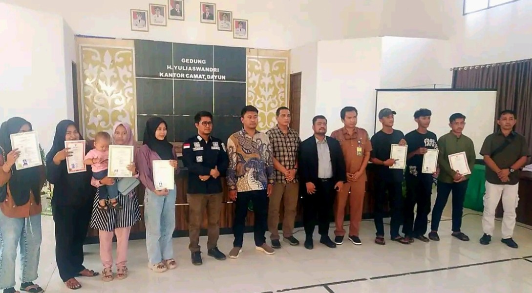 Mediasi Berbuah Hasil, Puluhan Ijazah Karyawan Toko Purnama Dikembalikan, Bupati Siak Tegaskan Evaluasi Serius