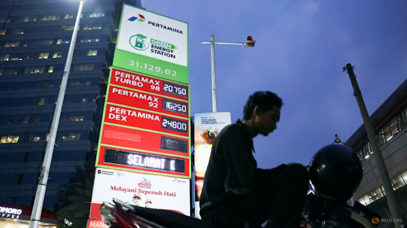 Harga minyak dunia turun, akankah Pertamax menyusul?