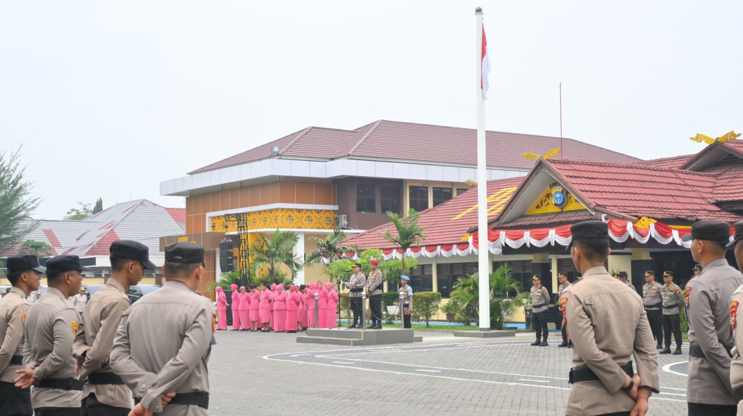 Sambut AKBP John Louis Letedara, Polres Inhu Gelar Farewell and Welcome Parade