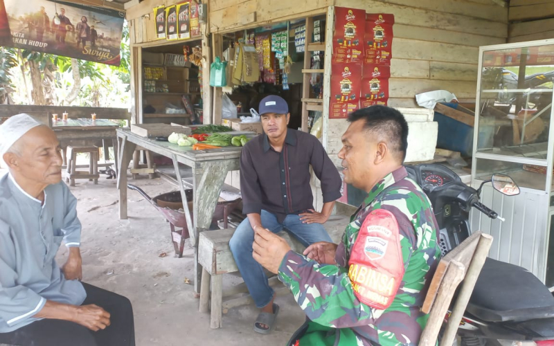 Bersama Tim, Babinsa Koramil 02 Patroli Keamanan Rutin