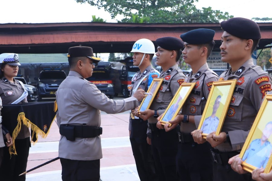 Polres Indragiri Hilir Gelar Upacara PTDH, Tujuh Personel Resmi Diberhentikan