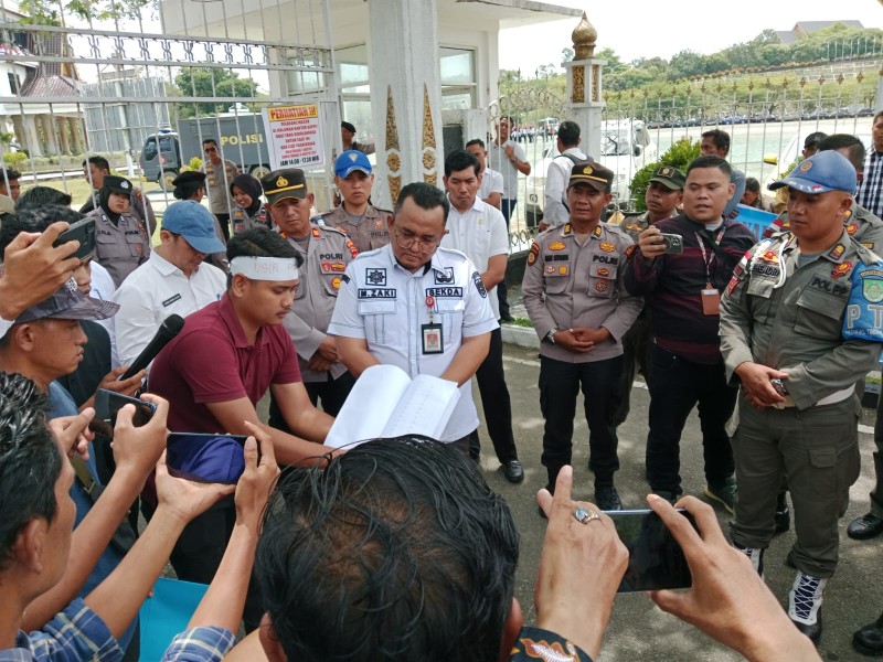 Warga Desa Bangun Jaya Gelar Aksi Damai, Tuntut Audit dan Penutupan PT. MAN