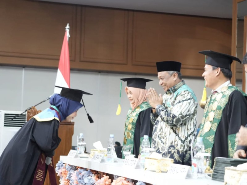 UPP Catat Sejarah, Kukuhkan 834 Lulusan pada Wisuda ke-XXIII