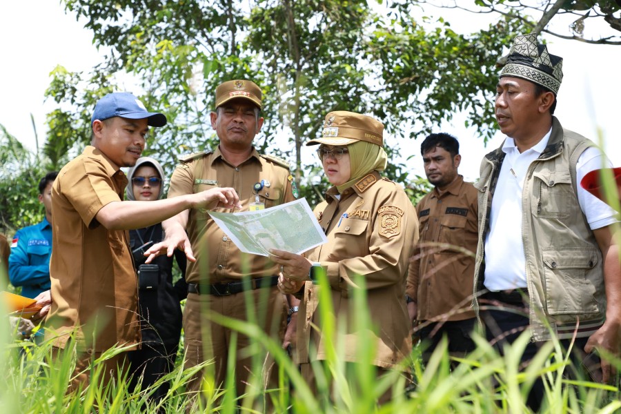 Tinjau Aset Pemkab Siak di Bungaraya, Bupati Afni: Sayang Sekali...