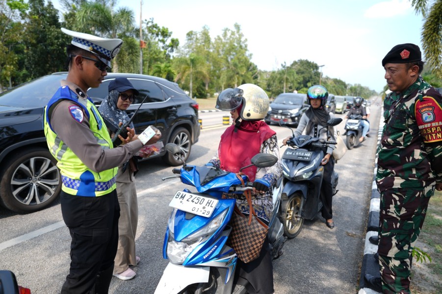 Kilang Pertamina Dumai Dorong Budaya Keselamatan Berkendara, Razia Lalu Lintas Digelar di Kawasan Perumahan Bukit Datuk