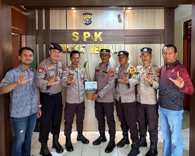 Bibit Pohon Jadi Hadiah Ulang Tahun Kapolres Meranti Dorong Kepedulian Linkungan