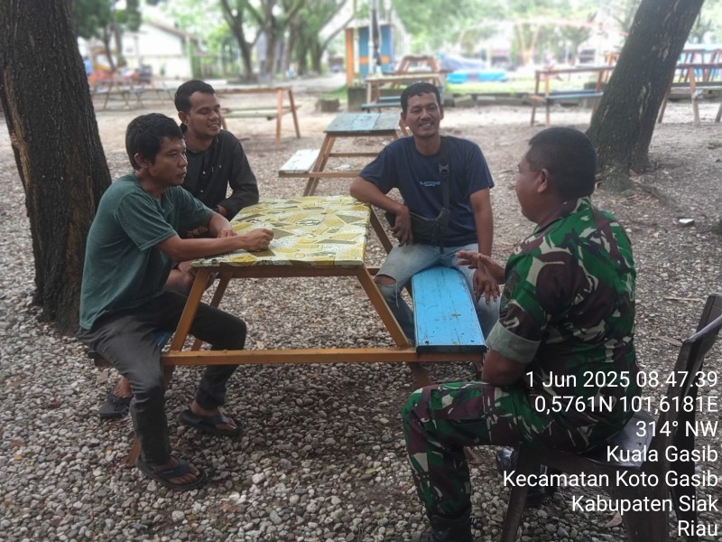 Koramil 04/Perawang Ajak Warga Kuala Gasib Peduli Kesehatan dan Kebersihan Lingkungan