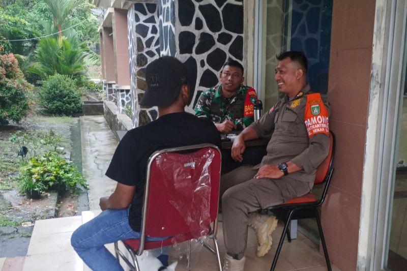 Cegah Gangguan Obvitnas, Tim Patroli SKK Migas Koramil 01/Dumai Sisir Jalur Pipa PHR