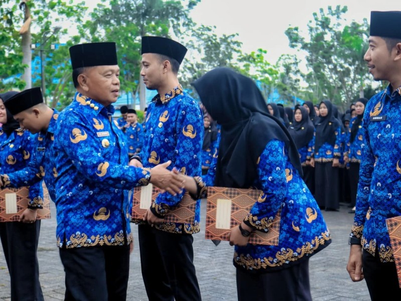 Bupati Meranti Serahkan SK kepada 322 PPPK Formasi 2024