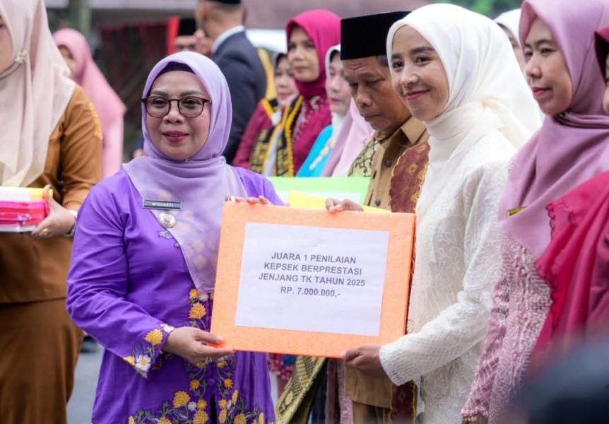 Wakil Bupati Kampar Pimpin Upacara Peringatan Hari Ibu ke-97