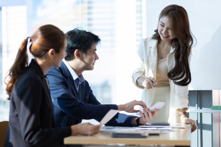 Strategi Menyusun Metrik dan Contoh KPI Sales Tim Penjualan