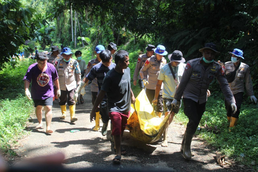 Hari ke-7 Pencarian, Brimob Polda Riau Temukan Satu Lagi Korban Banjir Sumbar