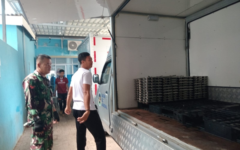 Babinsa Koramil 01/Dumai Dampingi Distribusi Makanan Bergizi Gratis untuk Ribuan Pelajar