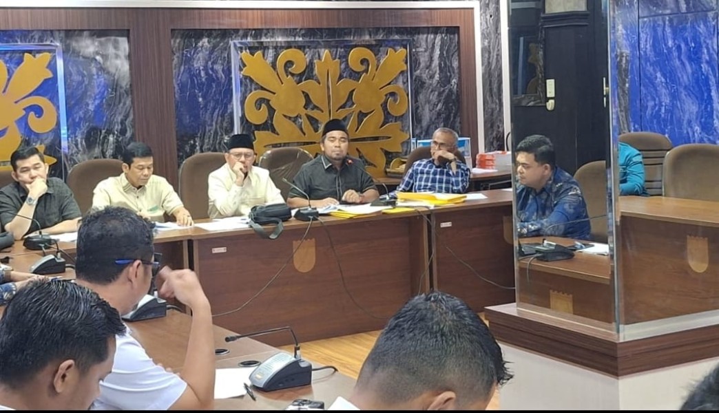 Rapat Panas di DPRD Pekanbaru, Pejabat BPN Pilih Menghindar Saat Dimintai Klarifikasi Oleh Wartawan