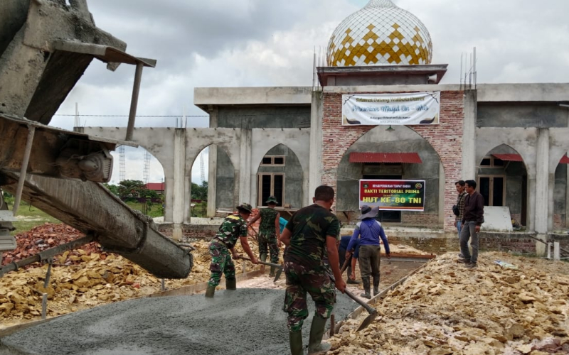 HUT TNI ke-80, Kodim Dumai Gelar Bhakti Teritorial Prima dengan Rehap Masjid An Nur