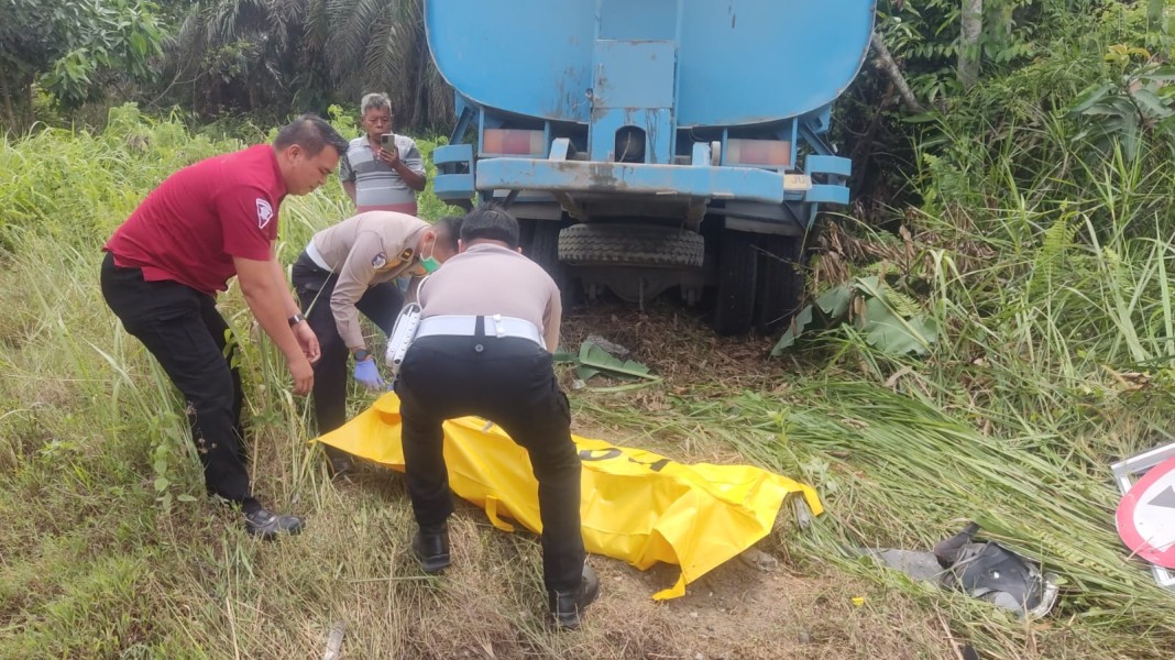 Tabrakan Beruntun di Jalan Lintas Timur Pelalawan, Dua Pengendara Motor Tewas Mengenaskan