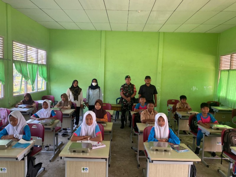 Babinsa Koramil 06/Kateman Kembali Dampingi Kegiatan MBG di Sekolah