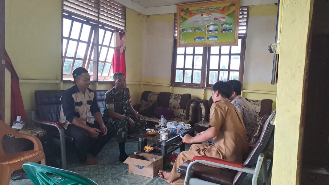 Silaturahmi  Bersama Perangkat Desa, Koptu Deri Perdana Sosialisasikan Penerimaan TNI