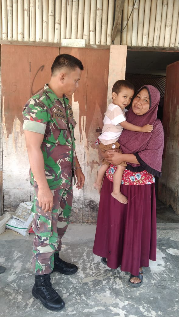 Koptu Togi Sitorus Cek dan Data Anak Stunting di Kampung Tualang Timur