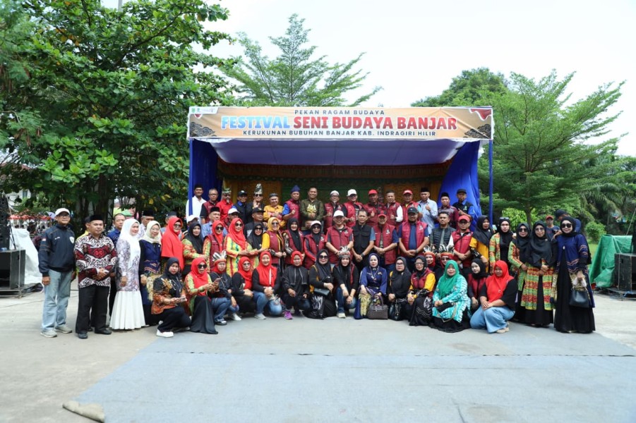 Lestarikan Adat, Bupati Inhil Buka Festival Seni Budaya Banjar 2025