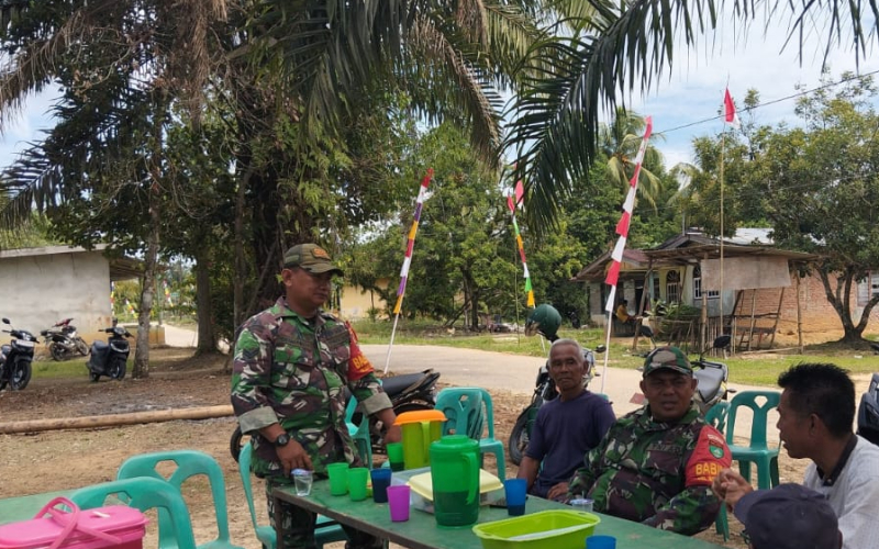 Sertu Jumat Desmanto Ingatkan Warga Bukit Nenas Bahaya Buka Lahan dengan Membakar