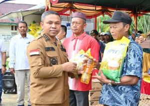 Tinjau Gerakan Pangan Murah di Rupat, Gubri Abdul Wahid: Pemerintah harus Hadir...
