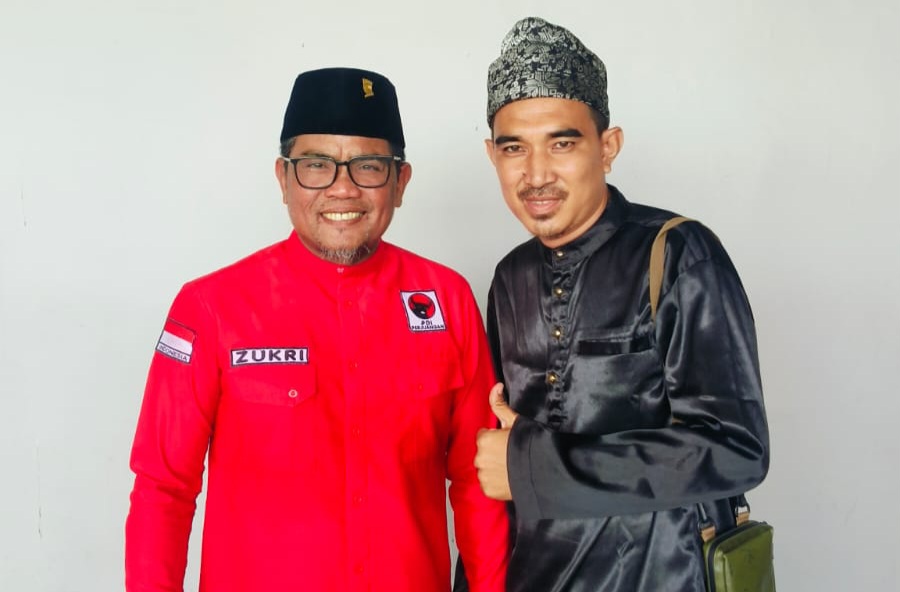 Lestarikan Budaya Melayu, Rahmat Pantun dan Sanggar Tepak Sirih Sambut Ketua DPD PDI Perjuangan Riau di Ujung Tanjung