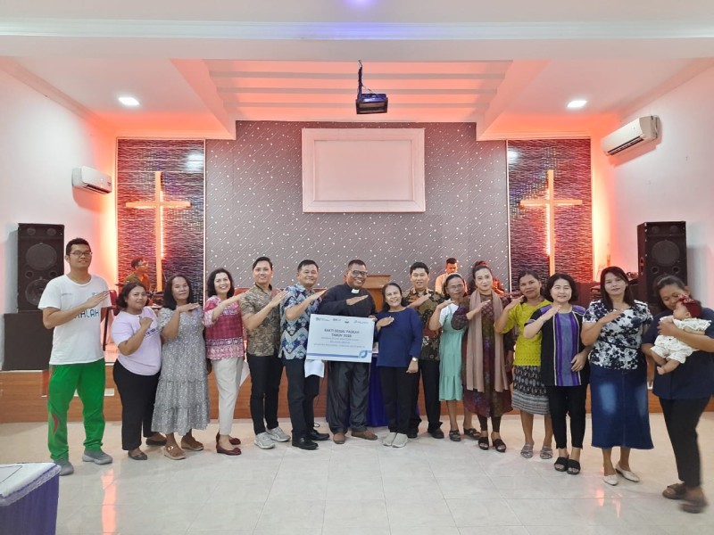 Pelindo Regional 1 dan Pelindo Group Wilayah Medan Menyerahkan Bakti Sosial Paskah 2025