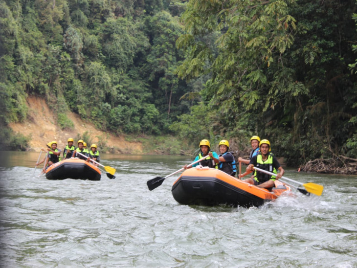 Pemerintah Diminta Bangun Jalan, Batu Dinding Masuk Tiga Besar API Award 2025